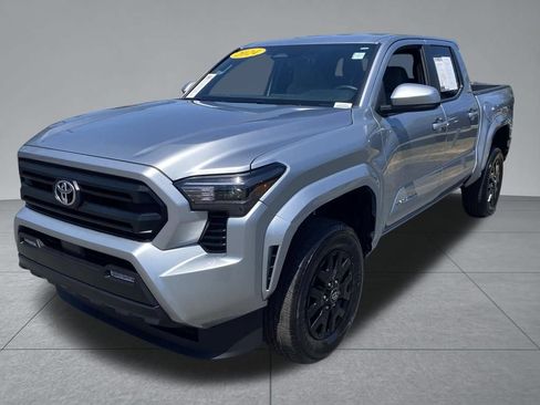Used 2024 Toyota Tacoma SR5 AWD/4WD image 2
