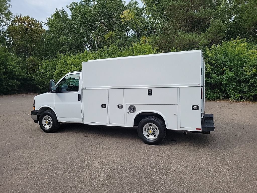 Used 2024 Chevrolet Express 3500 w/ Power Convenience Package RWD image 15