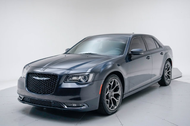 Used 2018 Chrysler 300 S w/ 300S Premium Group 2 RWD image 1