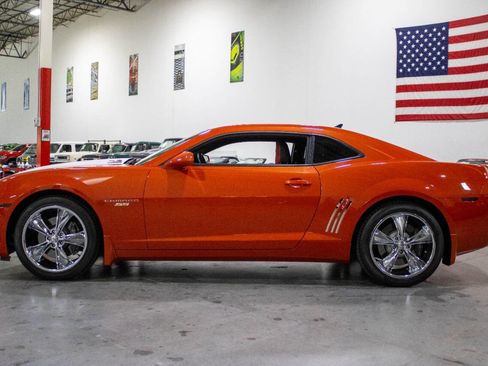 Used 2010 Chevrolet Camaro SS w/ RS Package image 3