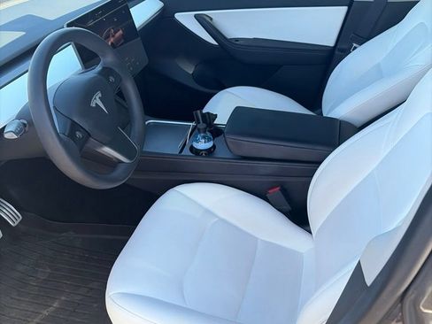 Used 2022 Tesla Model Y Performance AWD/4WD image 8
