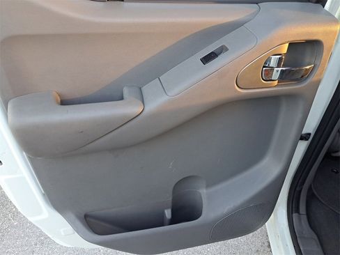 Certified 2021 Nissan Frontier SV image 12