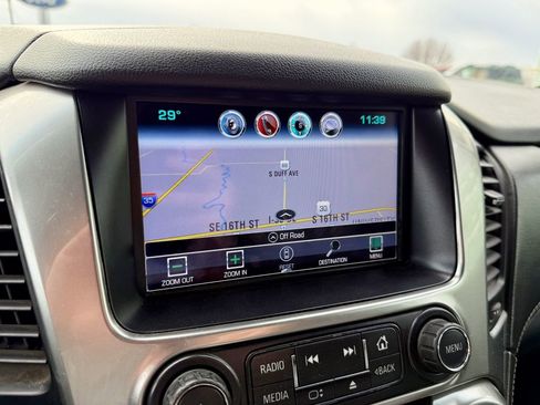 Used 2020 Chevrolet Suburban LT image 24