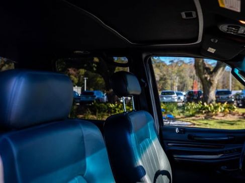 Used 2002 Lincoln Blackwood image 8