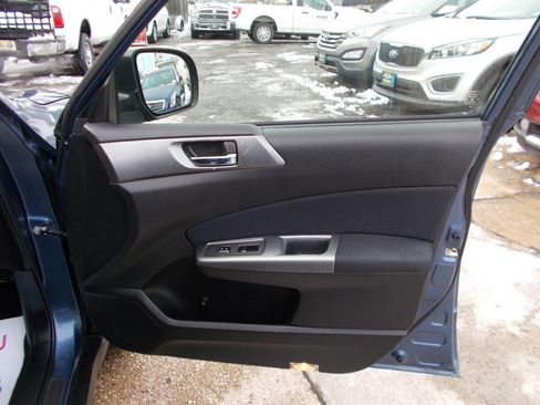 Used 2012 Subaru Forester 2.5X Premium w/ All-Weather Pkg image 19