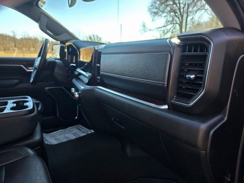 Used 2024 GMC Sierra 1500 SLT image 31