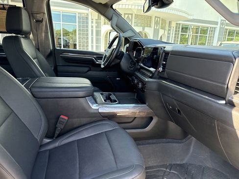 Used 2024 Chevrolet Silverado 2500 LTZ w/ LTZ Convenience Package image 32