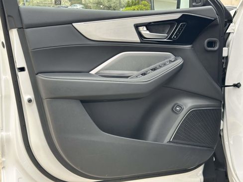 Used 2025 Acura MDX w/ Technology Package image 17