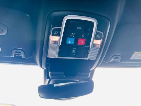 Used 2025 RAM 2500 Laramie image 32