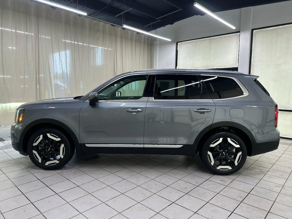 Used 2025 Kia Telluride S FWD image 12