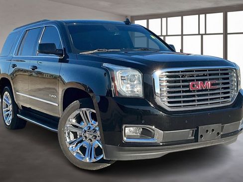 Used 2018 GMC Yukon SLT w/ Premium Edition image 3