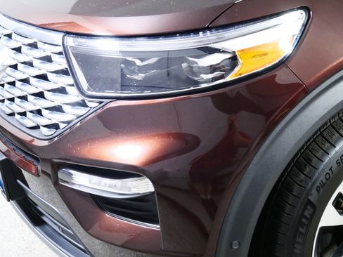 Used 2020 Ford Explorer Platinum image 16