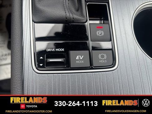 Used 2025 Toyota Sienna XLE image 22