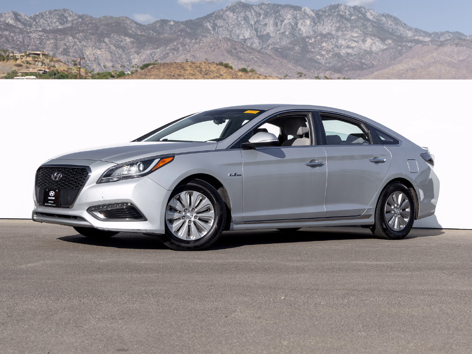 Used 2017 Hyundai Sonata SE FWD image 1