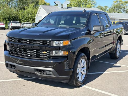 Used 2022 Chevrolet Silverado 1500 Custom AWD/4WD image 3