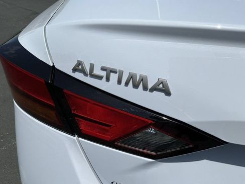 Used 2025 Nissan Altima 2.5 SR AWD/4WD image 6