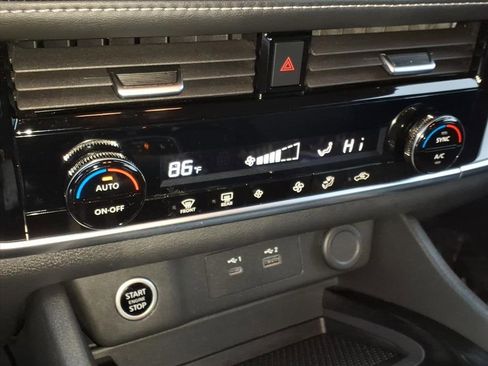 Certified 2023 Nissan Rogue SV image 21