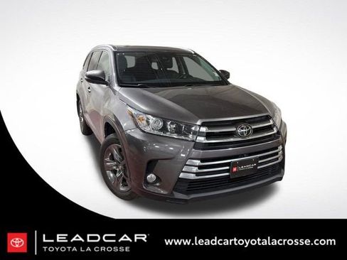Used 2017 Toyota Highlander Limited Platinum image 1