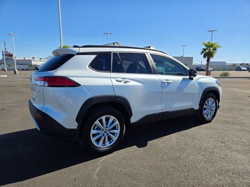 Certified 2025 Toyota Corolla Cross LE w/ Moonroof Package image 4