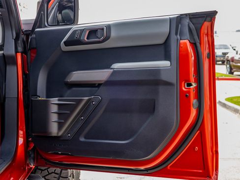 Used 2022 Ford Bronco Badlands image 38