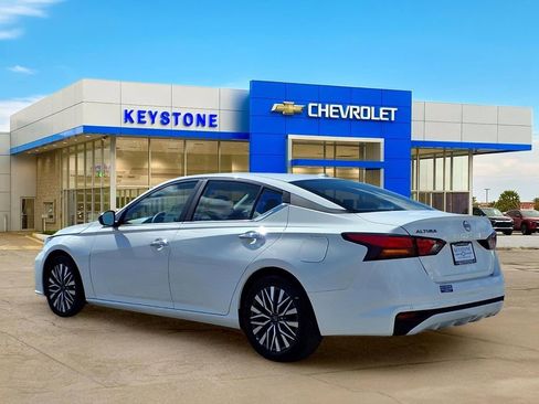 Used 2025 Nissan Altima 2.5 SV image 5