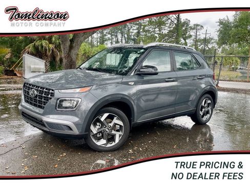 Used 2026 Hyundai Venue SEL FWD image 1