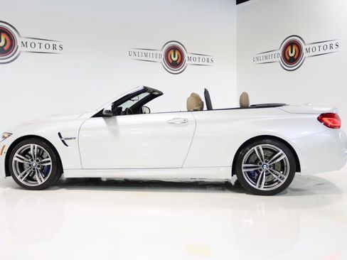 Used 2018 BMW M4 Convertible image 36