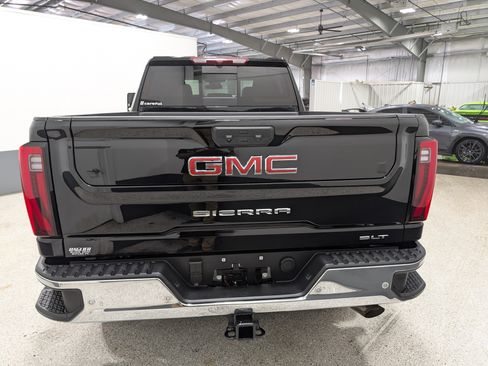 Used 2025 GMC Sierra 2500 SLT AWD/4WD image 4
