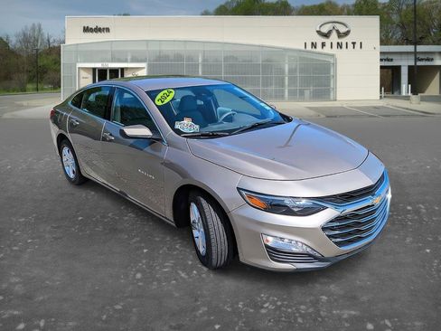 Used 2024 Chevrolet Malibu LT FWD image 2