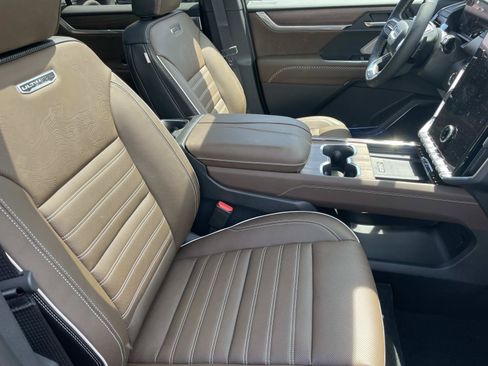 New 2027 GMC Acadia Denali Ultimate FWD image 28