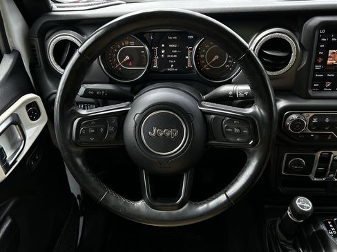 Used 2021 Jeep Gladiator Sport AWD/4WD image 13