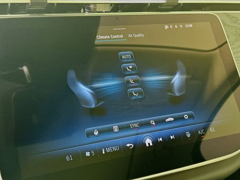 Used 2024 Mercedes-Benz E 350 4MATIC Sedan image 17