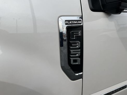 Used 2017 Ford F350 Platinum w/ Platinum Ultimate Package image 37