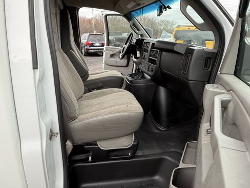 Used 2021 Chevrolet Express 3500 w/ Power Convenience Package RWD image 16