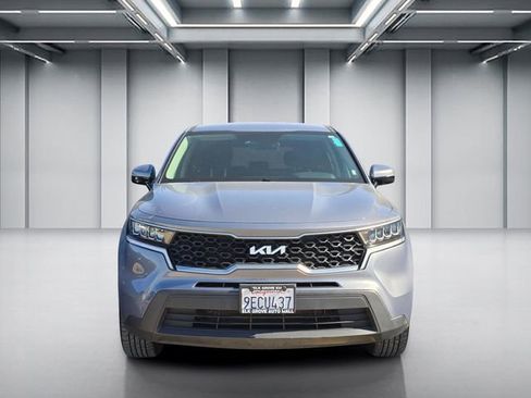 Certified 2023 Kia Sorento LX AWD/4WD image 2