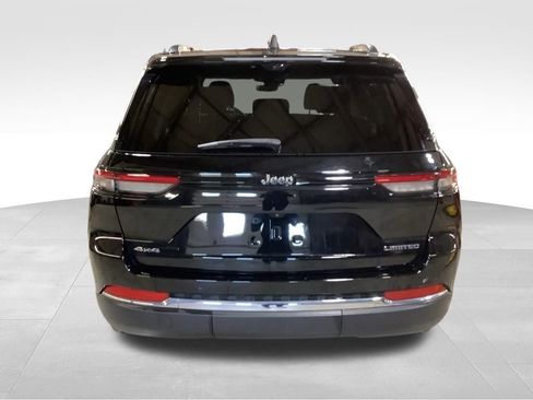 Used 2023 Jeep Grand Cherokee Limited w/ Luxury Tech Group II AWD/4WD image 7