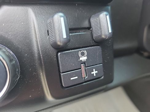 Used 2017 GMC Yukon SLE w/ HD Trailering Package image 26