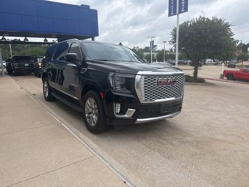 Used 2024 GMC Yukon XL Denali RWD image 2