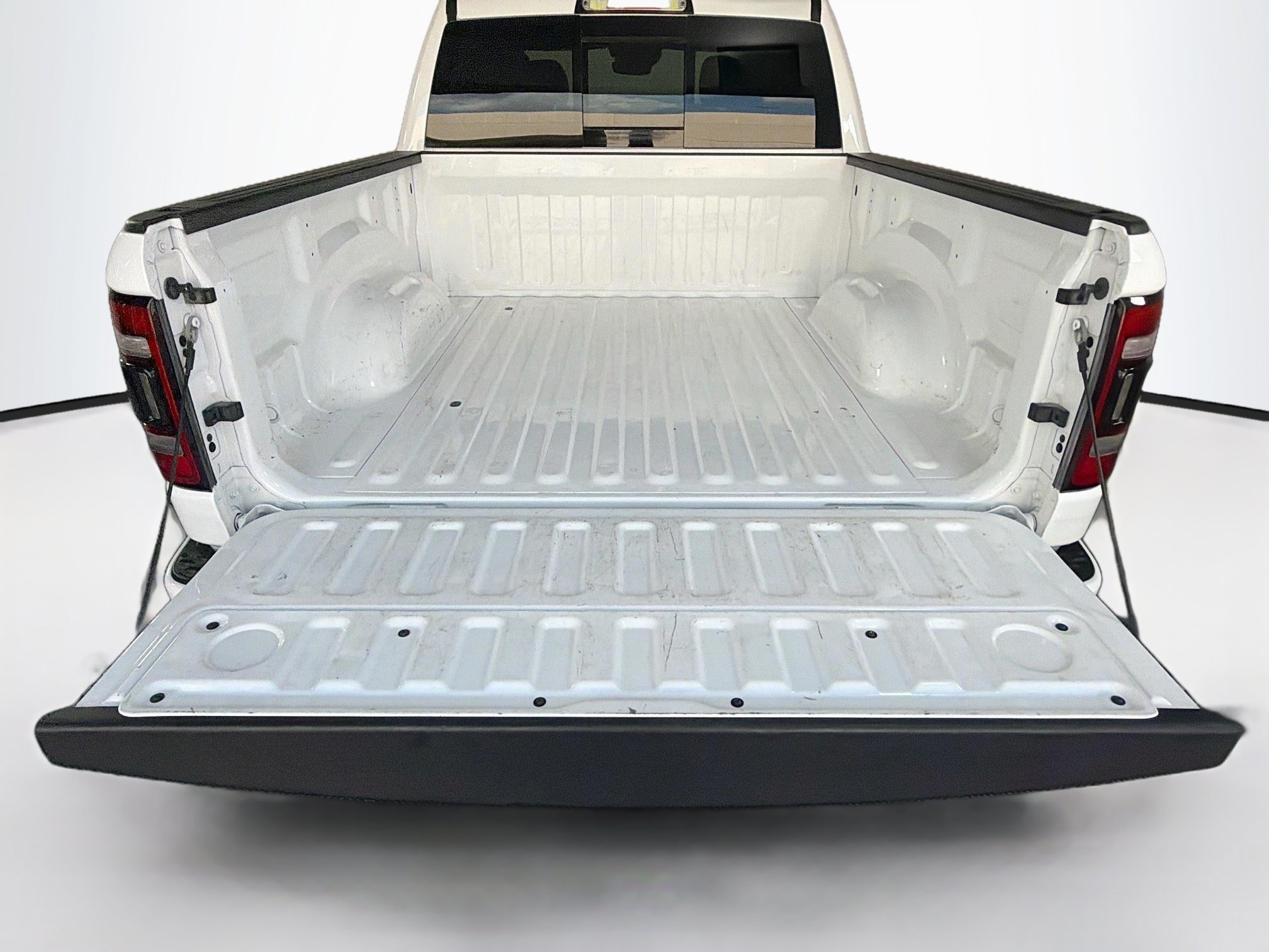 Used 2023 RAM 1500 Laramie AWD/4WD image 30