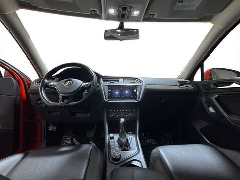Used 2019 Volkswagen Tiguan SE w/ Panoramic Sunroof Package AWD/4WD image 12