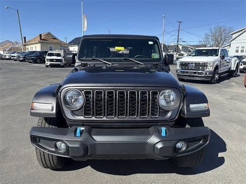 Used 2024 Jeep Wrangler Unlimited w/ Convenience Group image 10