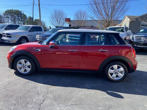 Used 2016 MINI Cooper 4-Door Hardtop w/ Media Package image 9