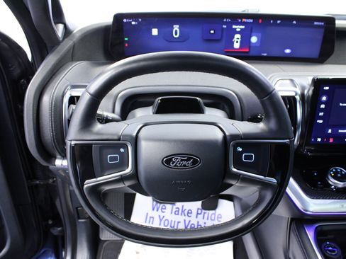Used 2025 Ford Expedition Platinum w/ Stealth Appearance Package AWD/4WD image 18