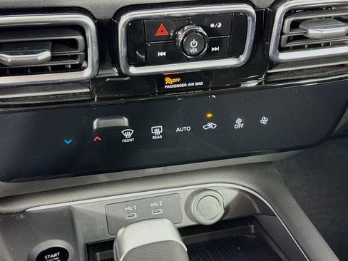 New 2026 Nissan Sentra SR w/ Floor Mat Package image 16