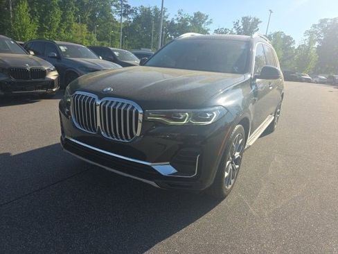 Used 2022 BMW X7 xDrive40i w/ Executive Package image 3