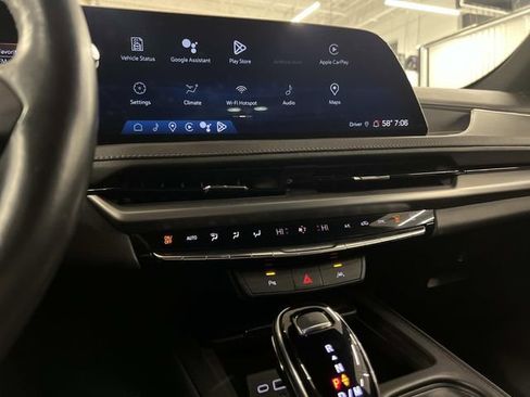 Used 2024 Cadillac XT4 Premium Luxury image 18