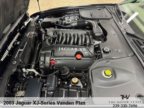 Used 2003 Jaguar XJ8 L RWD image 36