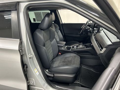 Used 2023 Mitsubishi Outlander SE image 24