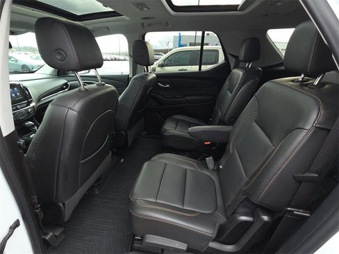 Used 2021 Chevrolet Traverse RS image 29