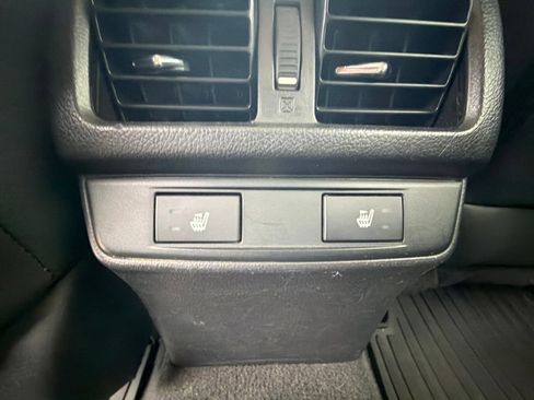 Used 2016 Subaru Outback 2.5i Limited AWD/4WD image 11
